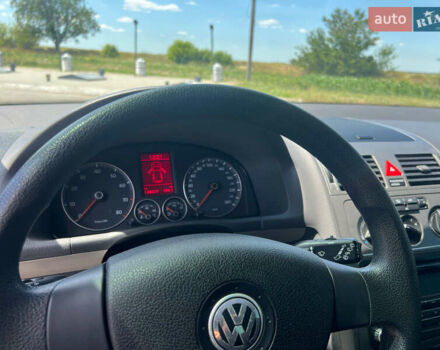 Чорний Фольксваген Туран, об'ємом двигуна 1.4 л та пробігом 186 тис. км за 8000 $, фото 2 на Automoto.ua