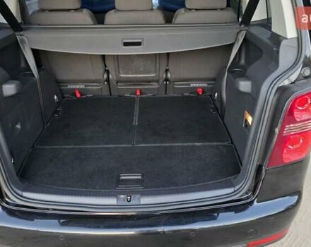 Черный Фольксваген Туран, объемом двигателя 1.4 л и пробегом 194 тыс. км за 7600 $, фото 13 на Automoto.ua