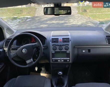 Чорний Фольксваген Туран, об'ємом двигуна 1.6 л та пробігом 189 тис. км за 7500 $, фото 7 на Automoto.ua
