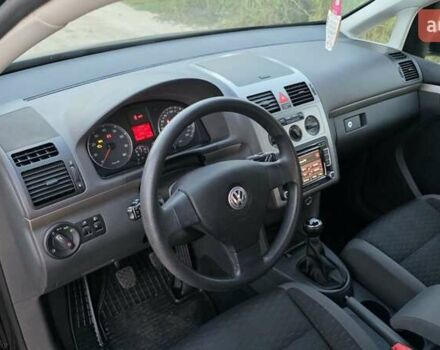 Черный Фольксваген Туран, объемом двигателя 1.4 л и пробегом 194 тыс. км за 7600 $, фото 20 на Automoto.ua