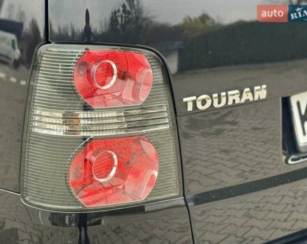 Чорний Фольксваген Туран, об'ємом двигуна 1.6 л та пробігом 147 тис. км за 8400 $, фото 17 на Automoto.ua