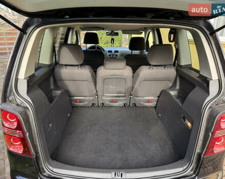 Чорний Фольксваген Туран, об'ємом двигуна 1.4 л та пробігом 148 тис. км за 5999 $, фото 46 на Automoto.ua