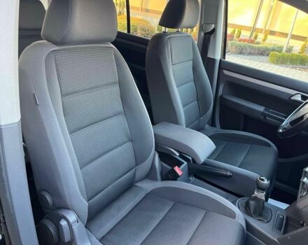 Черный Фольксваген Туран, объемом двигателя 1.6 л и пробегом 240 тыс. км за 8100 $, фото 16 на Automoto.ua