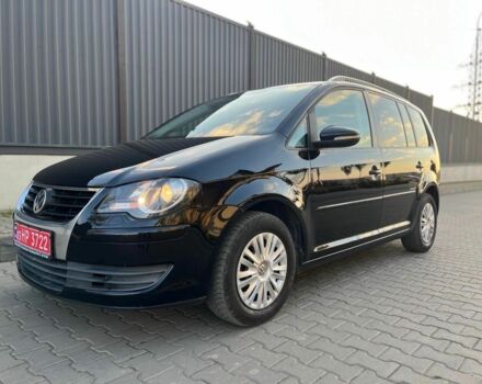 Черный Фольксваген Туран, объемом двигателя 1.6 л и пробегом 240 тыс. км за 8100 $, фото 4 на Automoto.ua