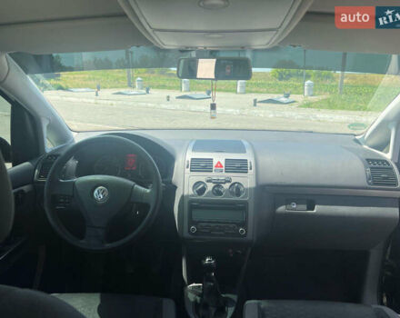 Чорний Фольксваген Туран, об'ємом двигуна 1.4 л та пробігом 186 тис. км за 8000 $, фото 4 на Automoto.ua
