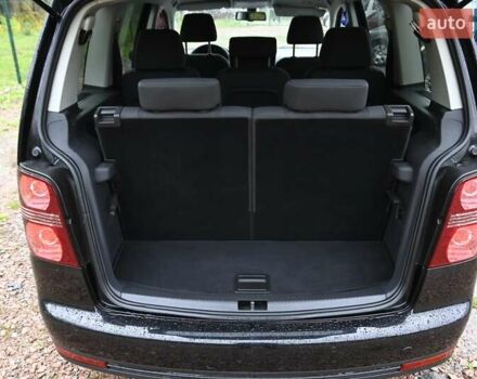 Черный Фольксваген Туран, объемом двигателя 1.6 л и пробегом 152 тыс. км за 7600 $, фото 20 на Automoto.ua