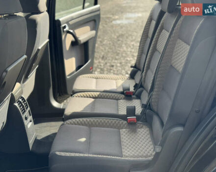 Чорний Фольксваген Туран, об'ємом двигуна 1.4 л та пробігом 220 тис. км за 8350 $, фото 27 на Automoto.ua