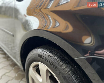 Черный Фольксваген Туран, объемом двигателя 1.6 л и пробегом 180 тыс. км за 8200 $, фото 27 на Automoto.ua