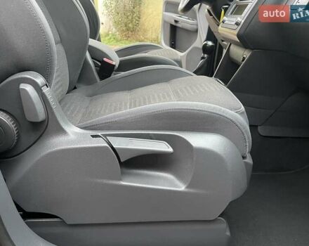 Черный Фольксваген Туран, объемом двигателя 1.4 л и пробегом 194 тыс. км за 6555 $, фото 211 на Automoto.ua