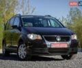 Черный Фольксваген Туран, объемом двигателя 1.6 л и пробегом 206 тыс. км за 7250 $, фото 1 на Automoto.ua