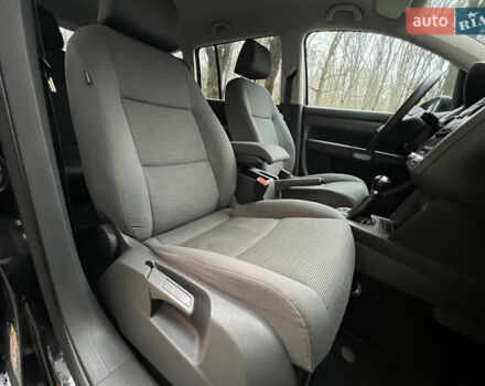 Черный Фольксваген Туран, объемом двигателя 1.6 л и пробегом 180 тыс. км за 8200 $, фото 43 на Automoto.ua