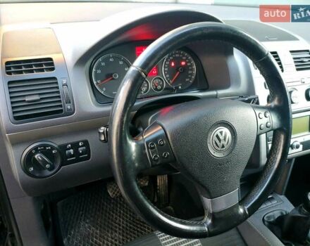 Черный Фольксваген Туран, объемом двигателя 1.4 л и пробегом 193 тыс. км за 6600 $, фото 12 на Automoto.ua