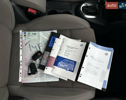 Черный Фольксваген Туран, объемом двигателя 1.4 л и пробегом 195 тыс. км за 7600 $, фото 16 на Automoto.ua