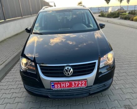 Черный Фольксваген Туран, объемом двигателя 1.6 л и пробегом 240 тыс. км за 8100 $, фото 2 на Automoto.ua