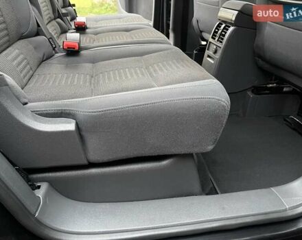 Черный Фольксваген Туран, объемом двигателя 1.4 л и пробегом 194 тыс. км за 6555 $, фото 137 на Automoto.ua