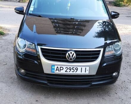 Черный Фольксваген Туран, объемом двигателя 1.9 л и пробегом 275 тыс. км за 8000 $, фото 1 на Automoto.ua