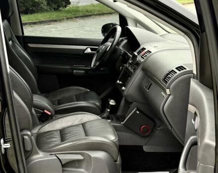 Чорний Фольксваген Туран, об'ємом двигуна 1.97 л та пробігом 279 тис. км за 8800 $, фото 41 на Automoto.ua