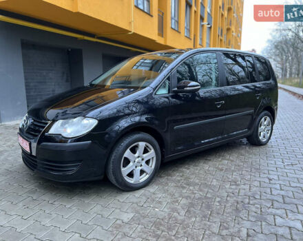 Черный Фольксваген Туран, объемом двигателя 1.6 л и пробегом 180 тыс. км за 8200 $, фото 11 на Automoto.ua