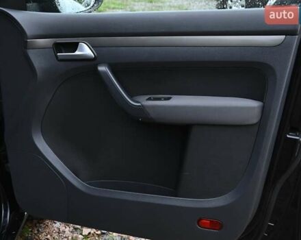 Черный Фольксваген Туран, объемом двигателя 1.6 л и пробегом 152 тыс. км за 7600 $, фото 27 на Automoto.ua