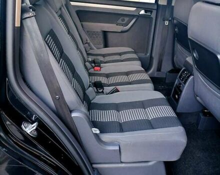 Черный Фольксваген Туран, объемом двигателя 1.4 л и пробегом 193 тыс. км за 6600 $, фото 8 на Automoto.ua