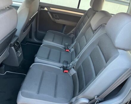 Черный Фольксваген Туран, объемом двигателя 1.6 л и пробегом 240 тыс. км за 8100 $, фото 18 на Automoto.ua