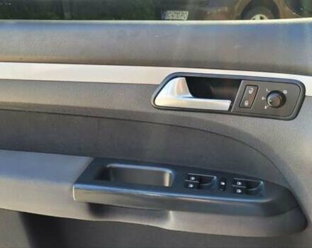 Черный Фольксваген Туран, объемом двигателя 1.97 л и пробегом 248 тыс. км за 8300 $, фото 25 на Automoto.ua