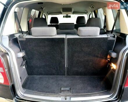 Черный Фольксваген Туран, объемом двигателя 1.4 л и пробегом 193 тыс. км за 6600 $, фото 11 на Automoto.ua