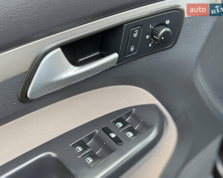 Чорний Фольксваген Туран, об'ємом двигуна 1.4 л та пробігом 220 тис. км за 8350 $, фото 43 на Automoto.ua