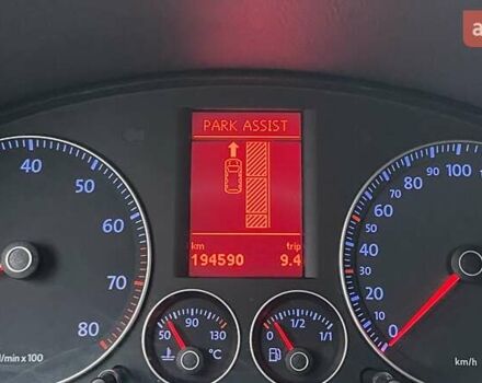 Черный Фольксваген Туран, объемом двигателя 1.4 л и пробегом 194 тыс. км за 6555 $, фото 111 на Automoto.ua