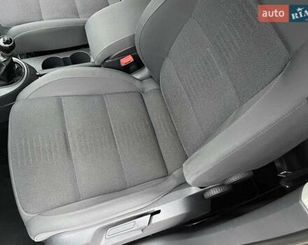 Черный Фольксваген Туран, объемом двигателя 1.4 л и пробегом 194 тыс. км за 6555 $, фото 70 на Automoto.ua