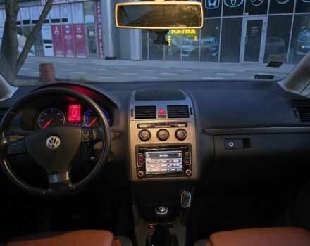 Чорний Фольксваген Туран, об'ємом двигуна 1.9 л та пробігом 200 тис. км за 3400 $, фото 4 на Automoto.ua