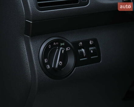 Черный Фольксваген Туран, объемом двигателя 1.6 л и пробегом 152 тыс. км за 7600 $, фото 16 на Automoto.ua