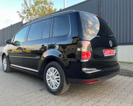 Черный Фольксваген Туран, объемом двигателя 1.6 л и пробегом 240 тыс. км за 8100 $, фото 7 на Automoto.ua