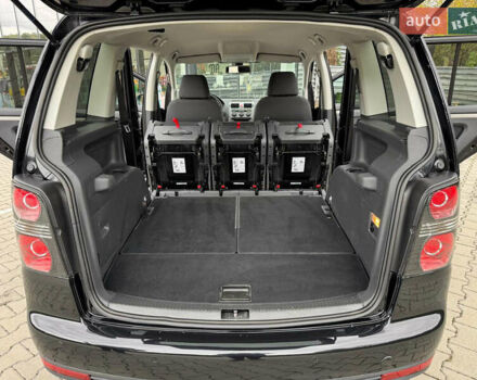 Черный Фольксваген Туран, объемом двигателя 1.4 л и пробегом 190 тыс. км за 7200 $, фото 47 на Automoto.ua