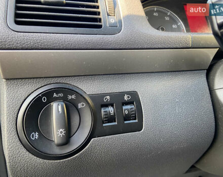 Чорний Фольксваген Туран, об'ємом двигуна 1.4 л та пробігом 270 тис. км за 6800 $, фото 11 на Automoto.ua