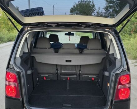 Черный Фольксваген Туран, объемом двигателя 1.4 л и пробегом 200 тыс. км за 6900 $, фото 21 на Automoto.ua