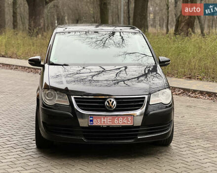 Черный Фольксваген Туран, объемом двигателя 1.6 л и пробегом 180 тыс. км за 8200 $, фото 7 на Automoto.ua