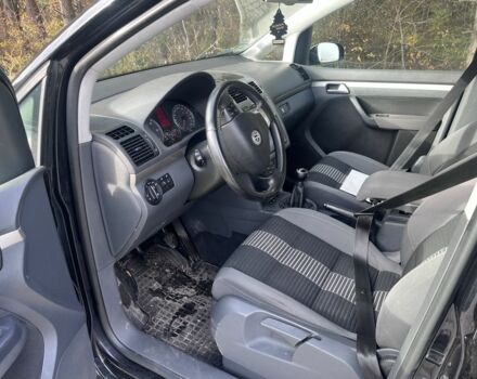 Черный Фольксваген Туран, объемом двигателя 0 л и пробегом 354 тыс. км за 3750 $, фото 5 на Automoto.ua