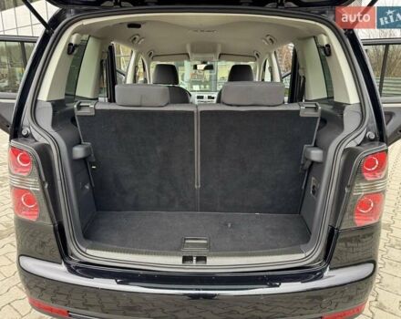 Чорний Фольксваген Туран, об'ємом двигуна 1.6 л та пробігом 147 тис. км за 8400 $, фото 46 на Automoto.ua