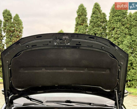 Чорний Фольксваген Туран, об'ємом двигуна 1.97 л та пробігом 279 тис. км за 8800 $, фото 15 на Automoto.ua