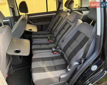 Чорний Фольксваген Туран, об'ємом двигуна 1.4 л та пробігом 148 тис. км за 5999 $, фото 44 на Automoto.ua