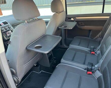 Черный Фольксваген Туран, объемом двигателя 1.6 л и пробегом 240 тыс. км за 8100 $, фото 22 на Automoto.ua