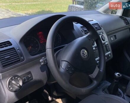 Чорний Фольксваген Туран, об'ємом двигуна 1.6 л та пробігом 189 тис. км за 7500 $, фото 4 на Automoto.ua