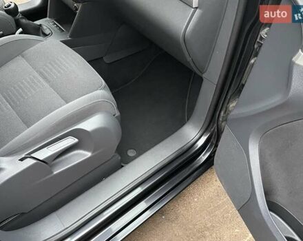 Черный Фольксваген Туран, объемом двигателя 1.4 л и пробегом 194 тыс. км за 6555 $, фото 202 на Automoto.ua