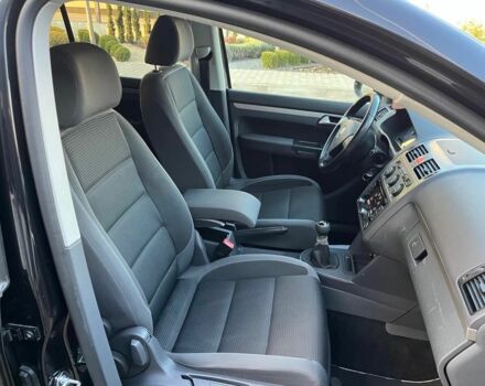 Черный Фольксваген Туран, объемом двигателя 1.6 л и пробегом 240 тыс. км за 8100 $, фото 15 на Automoto.ua