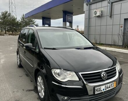 Чорний Фольксваген Туран, об'ємом двигуна 0 л та пробігом 321 тис. км за 3884 $, фото 4 на Automoto.ua