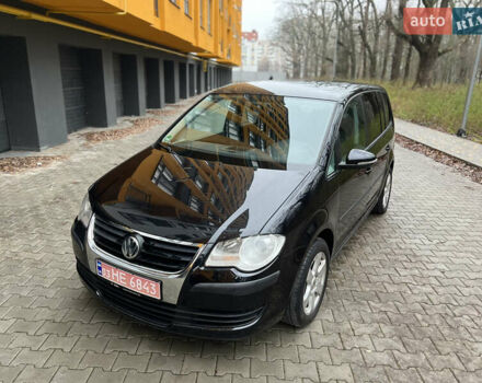 Черный Фольксваген Туран, объемом двигателя 1.6 л и пробегом 180 тыс. км за 8200 $, фото 9 на Automoto.ua