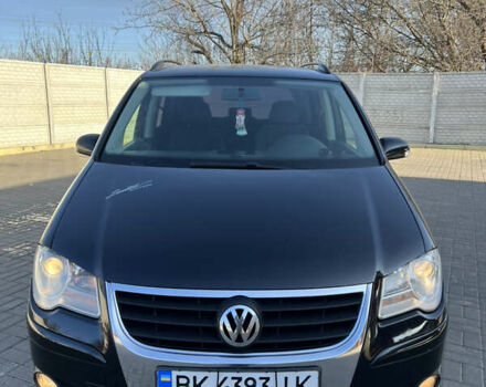 Черный Фольксваген Туран, объемом двигателя 1.9 л и пробегом 353 тыс. км за 6699 $, фото 17 на Automoto.ua