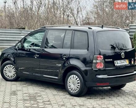 Чорний Фольксваген Туран, об'ємом двигуна 1.6 л та пробігом 147 тис. км за 8400 $, фото 2 на Automoto.ua