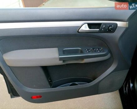 Черный Фольксваген Туран, объемом двигателя 1.4 л и пробегом 193 тыс. км за 6600 $, фото 15 на Automoto.ua